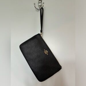 Coach Clutch!! NEVER USED